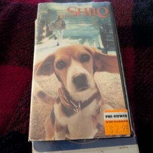 Warner Bros. Shiloh VHS - Heartwarming Beagle Adventure